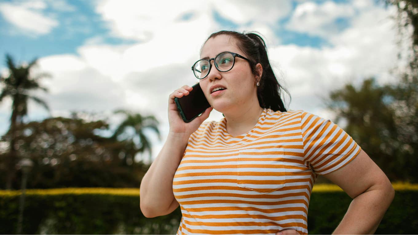 girlfriend talking boyfriend accusing her preparing leave