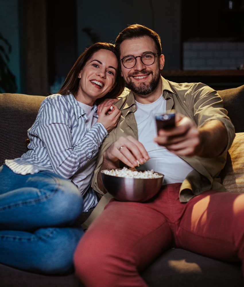 couple binge-watching their favorite show