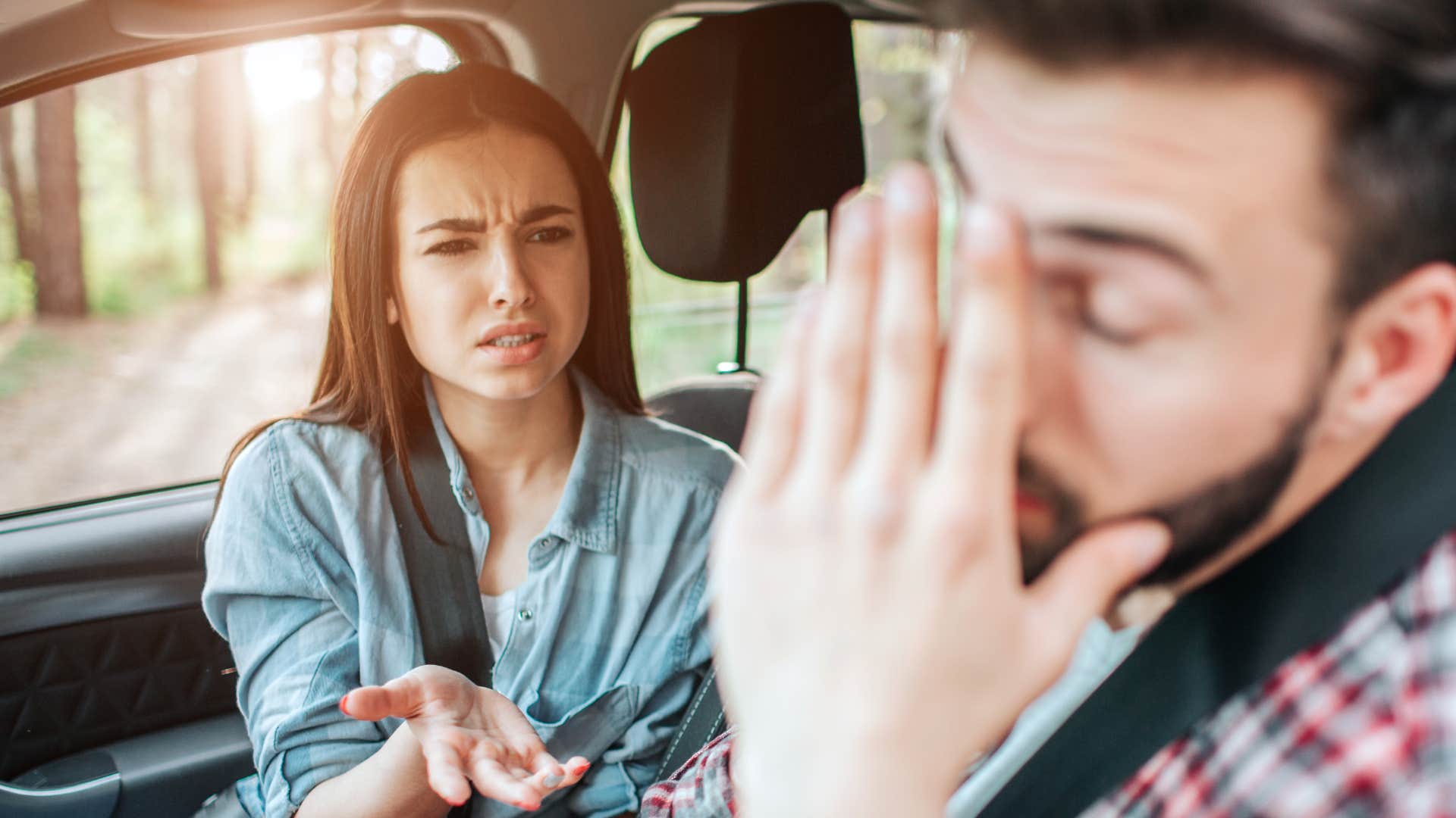 woman keeping score of past mistakes with man