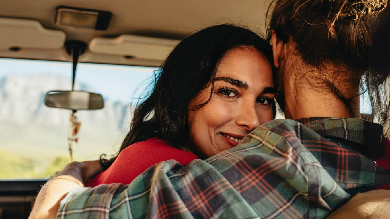 If A Couple Truly Loves Each Other From The Depths Of Their Soul, They'll Do These Things On Every Trip Together Traveling couple who truly love each other.