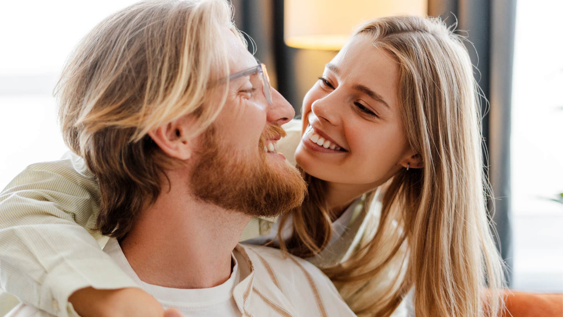 woman who is detached in relationship and less needy