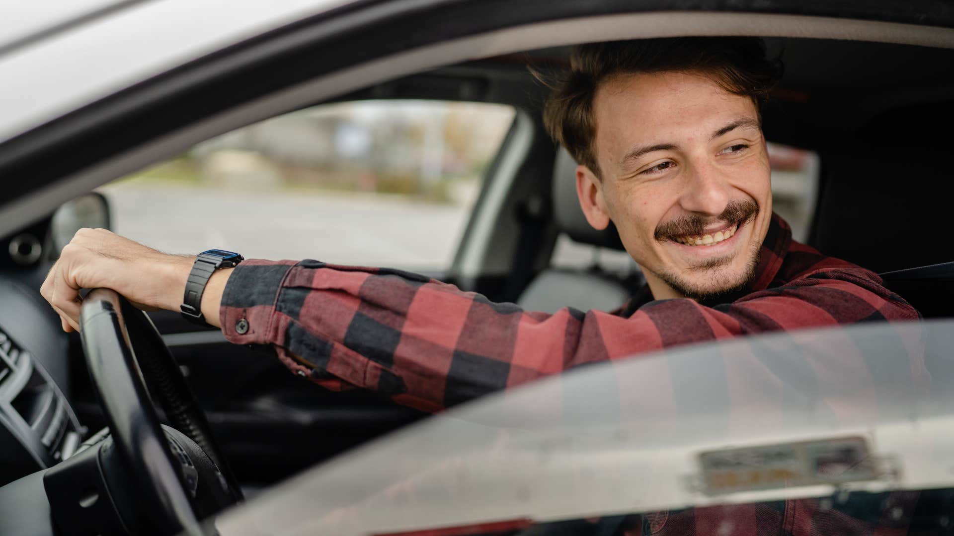 Man merging like a zipper while driving