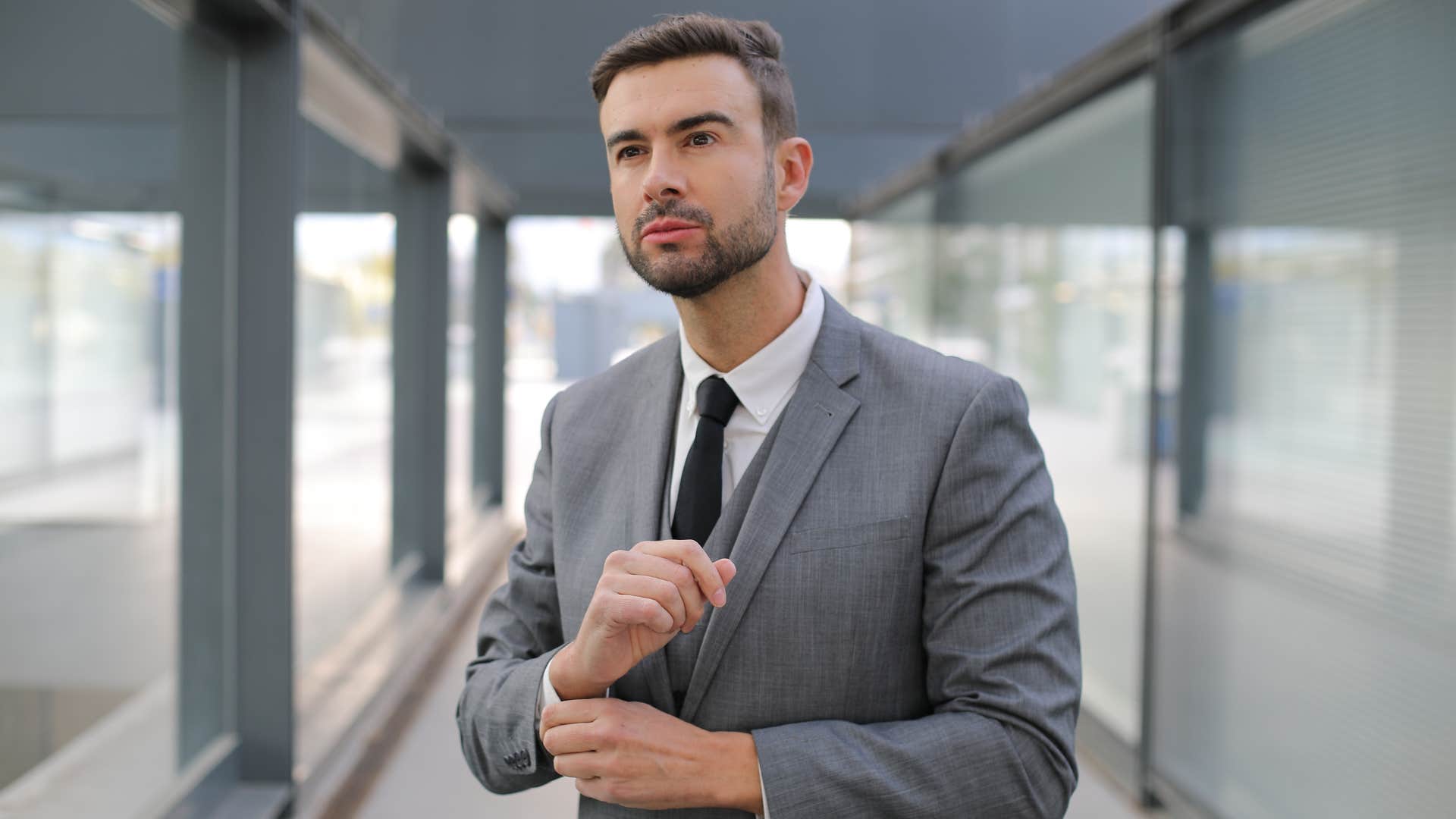 arrogant man inflating his accomplishments at work