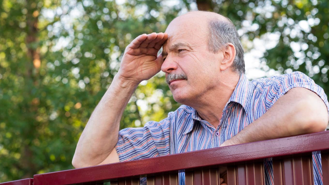 Homeowner Considers Selling His House Because His Lonely Neighbor Is Too Nice Homeowner Considers Selling His House Because His Lonely Neighbor Is Too Nice