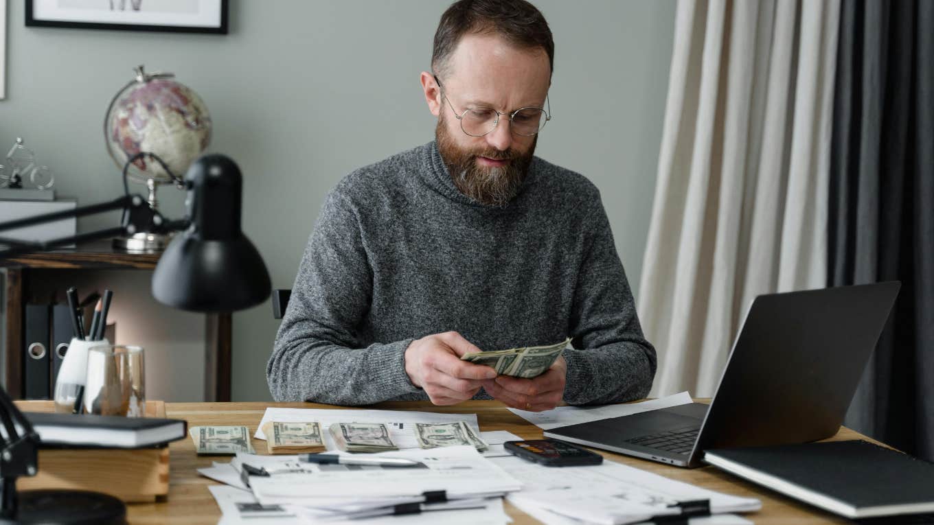 How I Save 1,000 Dollars A Year Living Paycheck To Paycheck