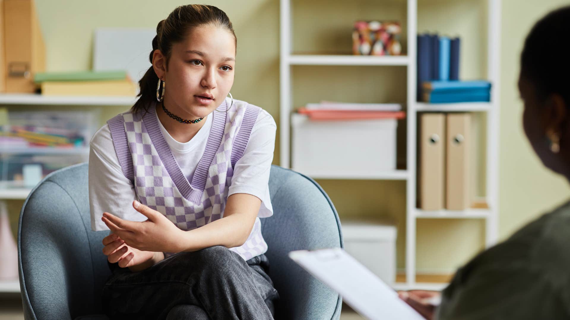Gen Z woman saying "going to therapy makes me a good person."