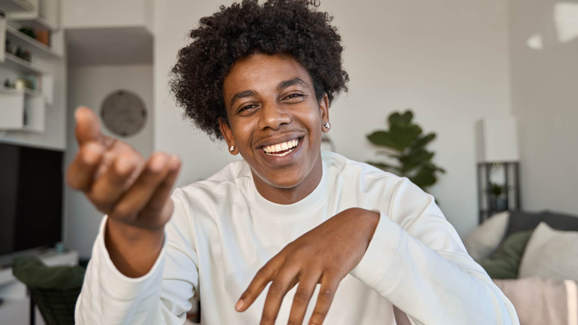 good man saying you're right in conversation