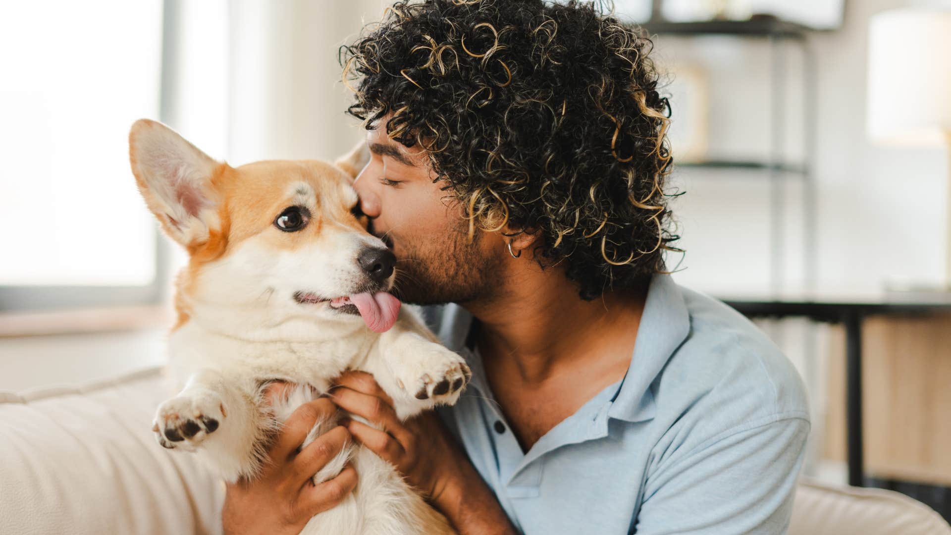 Rare pet knows persons needs