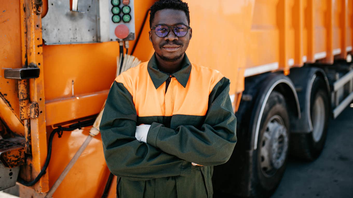 Kids Say Goodbye To Their Favorite Garbage Man Because His Job Is Being Replaced By Technology garbage man whose job is being replaced by technology