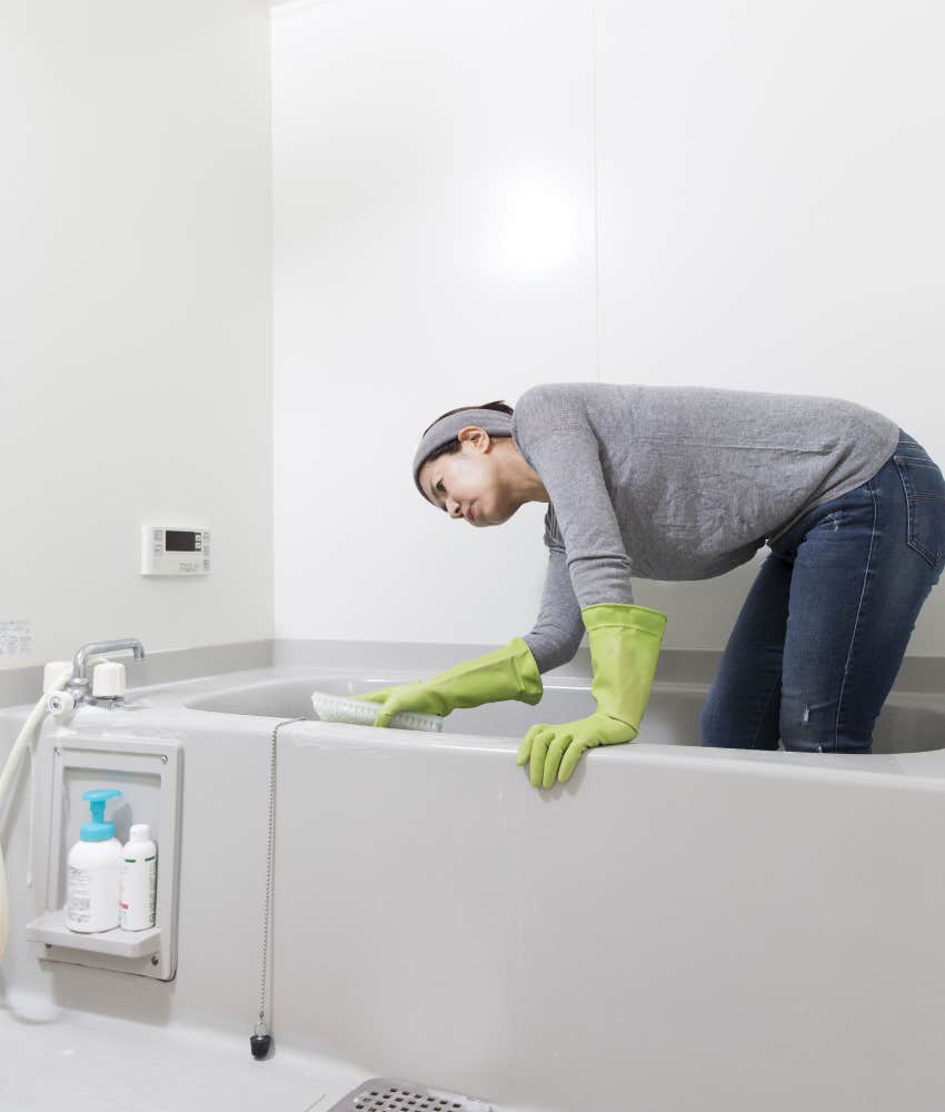 Parents debated whether you should deep clean the tub before each use
