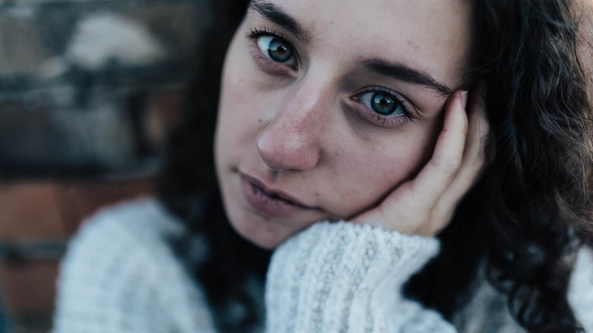 Lonely person doesn't trust