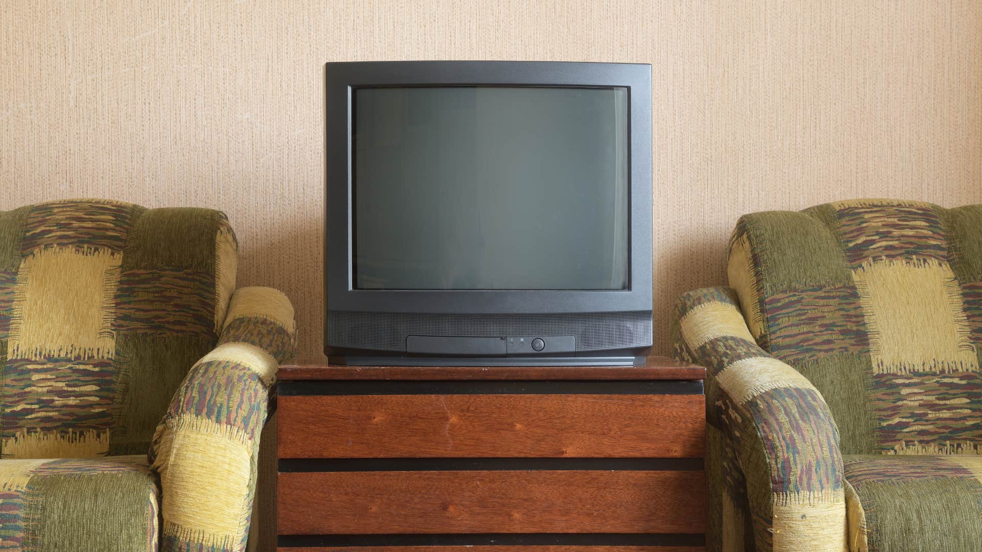 people who grew up poor usually keep these things in their homes old electronics