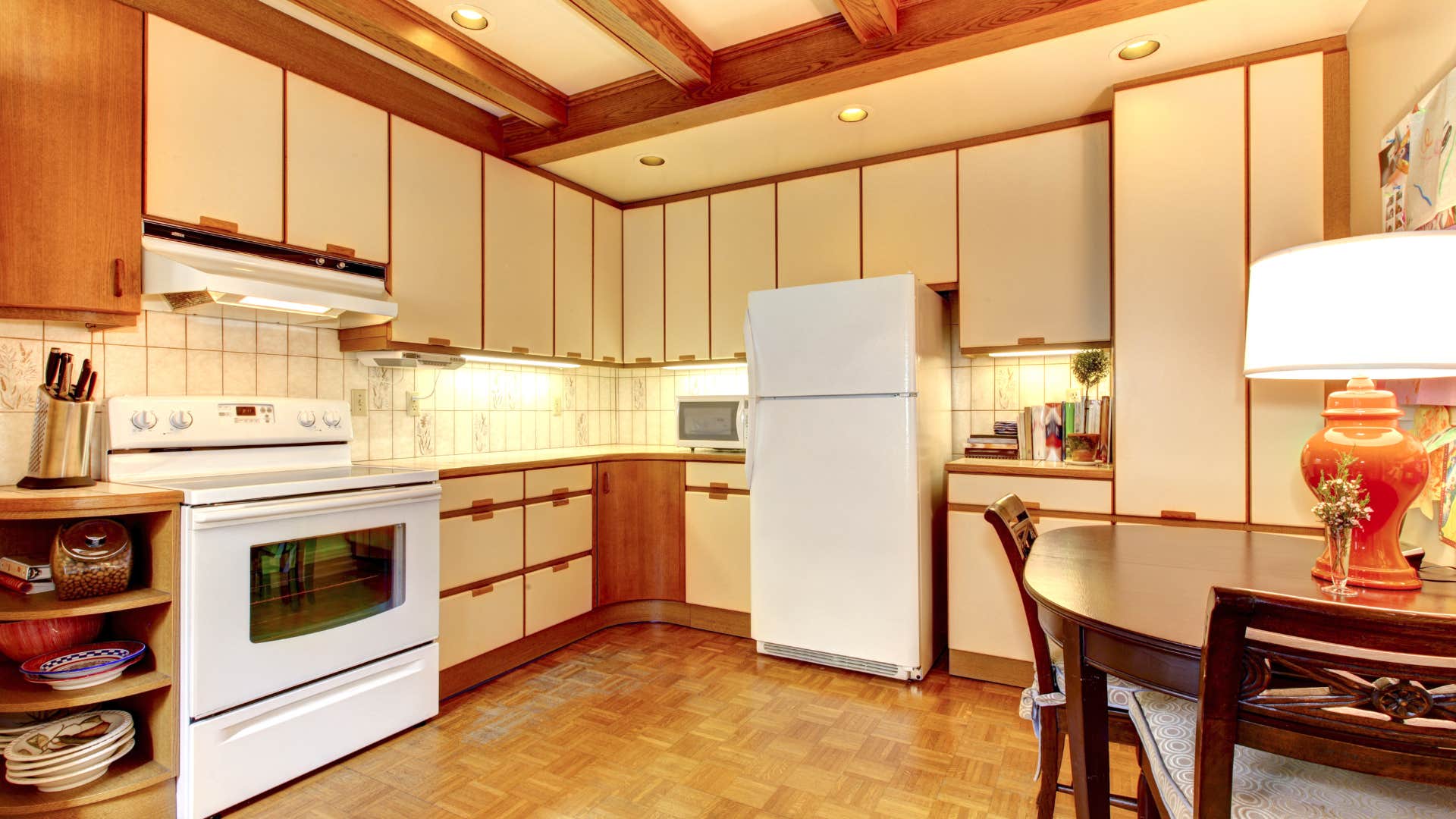 people who grew up poor usually keep these things in their homes outdated appliances