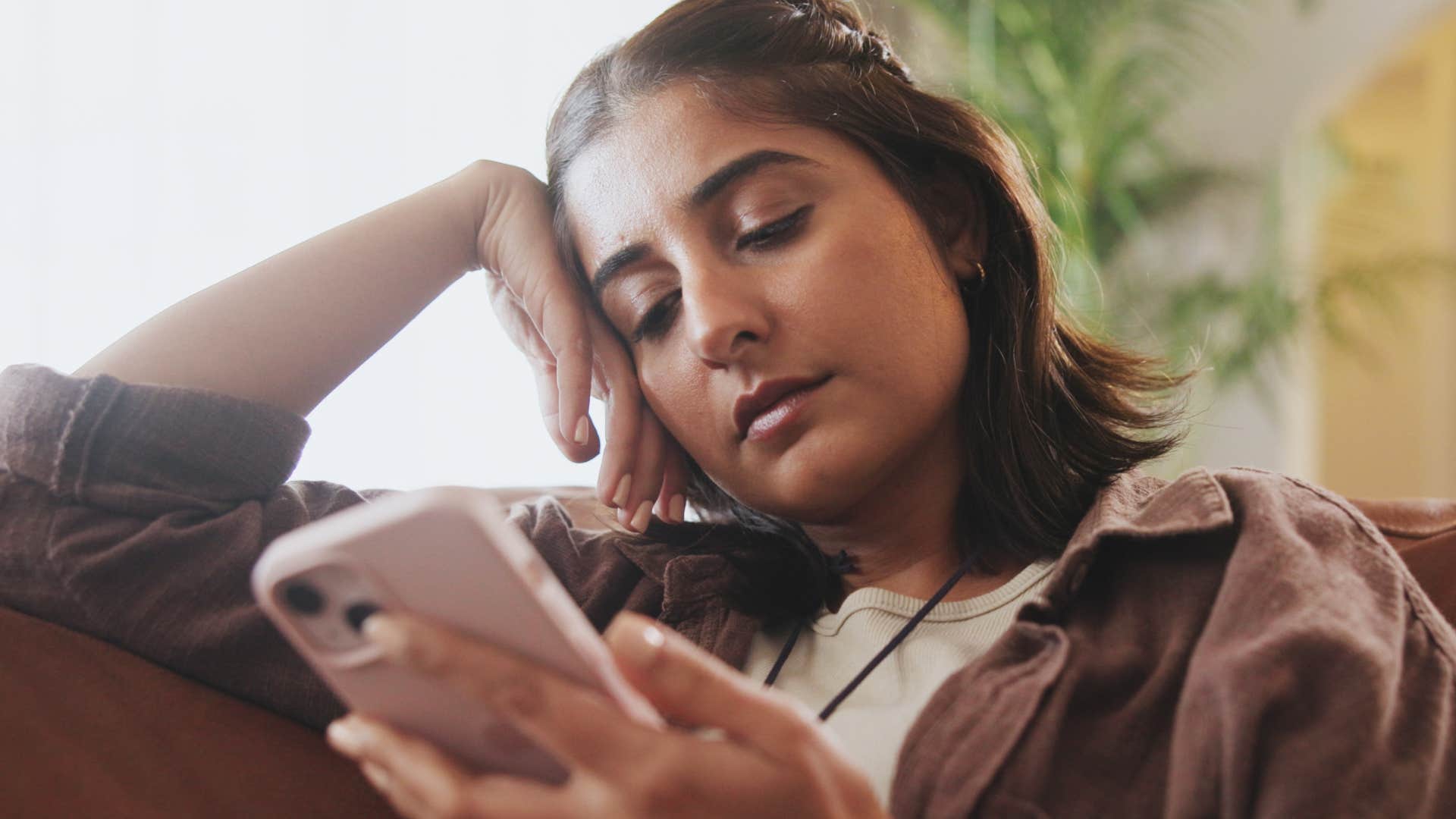 woman lacking intelligence oversharing on social media
