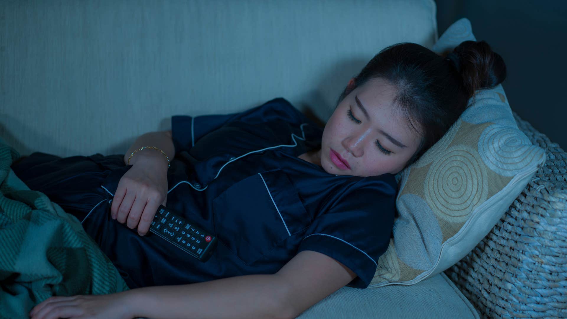 people who need the tv on to fall asleep as they get older usually have these reasons habit