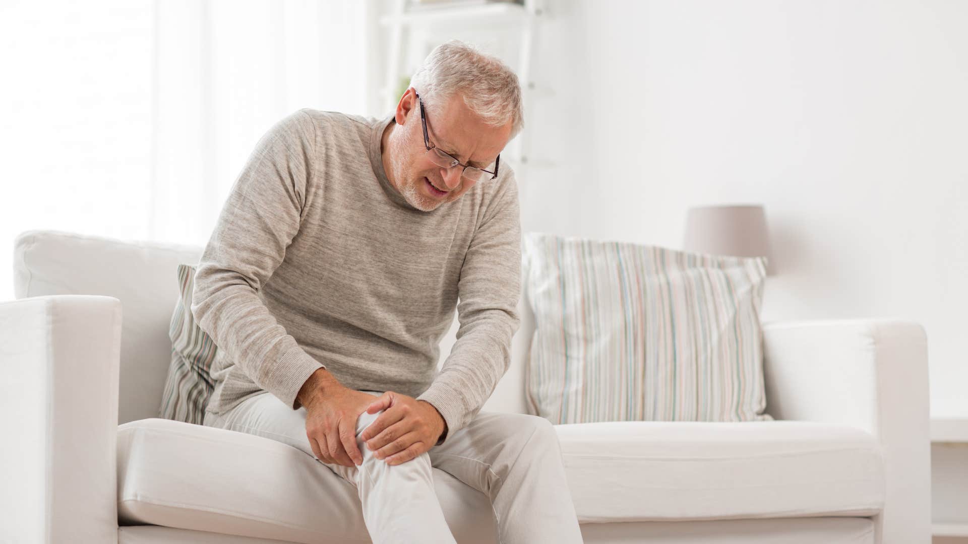 people who secretly feel old almost always complain about these little things joint stiffness