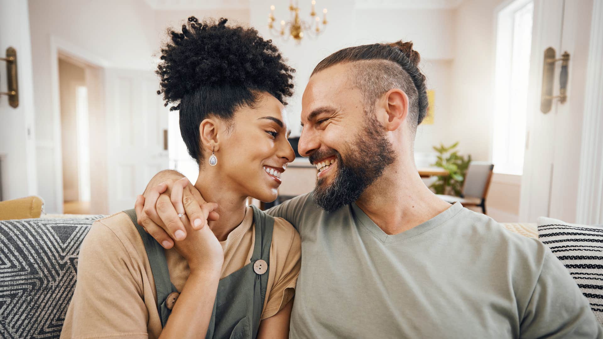 Married couple has stayed deeply in love because they are honest 