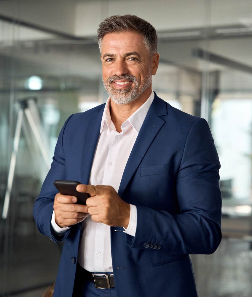 man texts saying he's a nice guy
