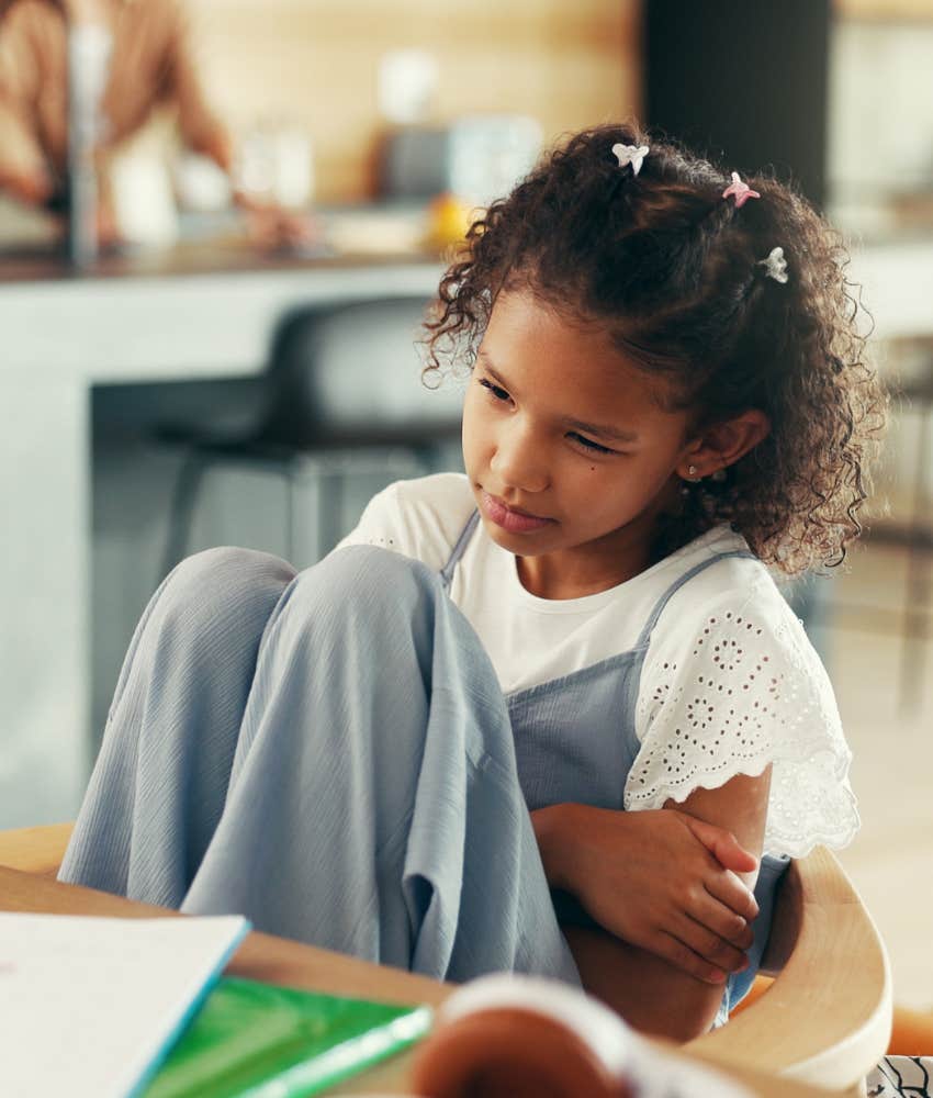 School Calls CPS On Mom Because She Didn’t Answer The Phone While She Was At Work When Her 7-Year-Old Got Sick
