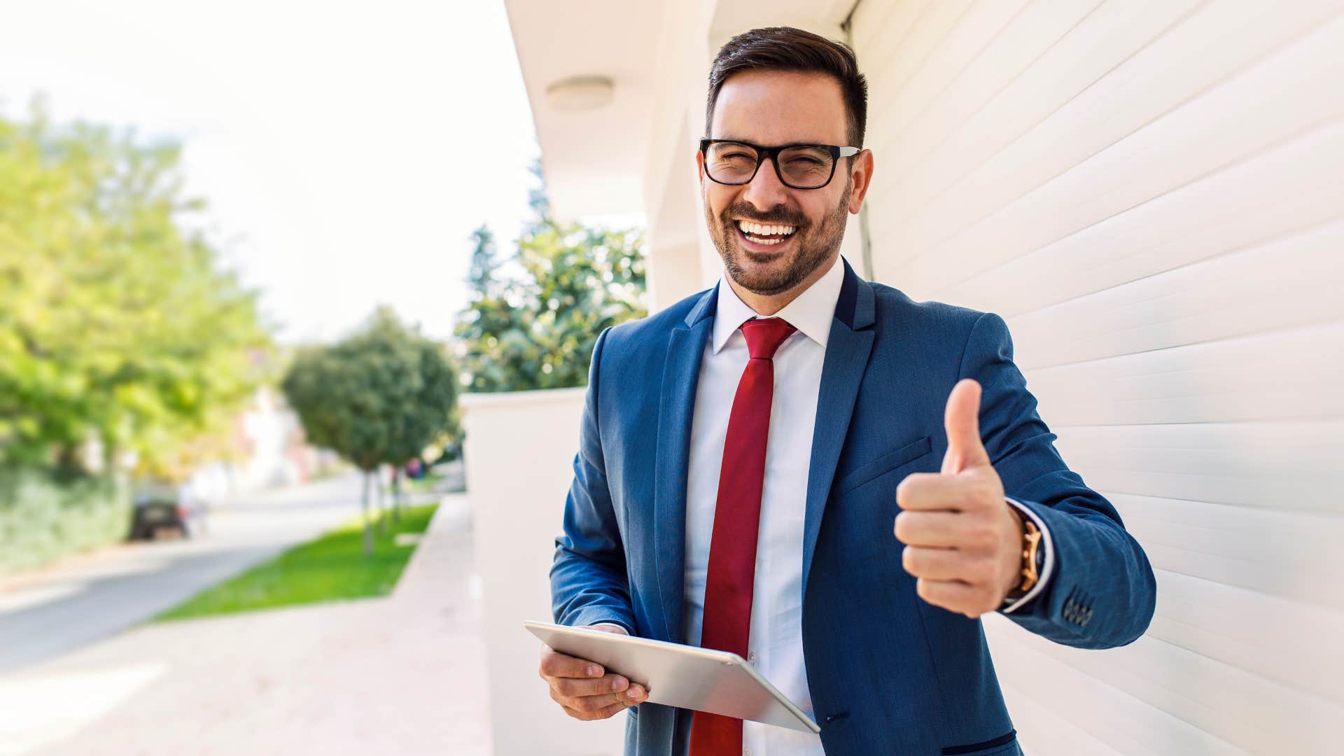 seemingly inoffensive habits that make someone instantly unlikable being overly agreeable