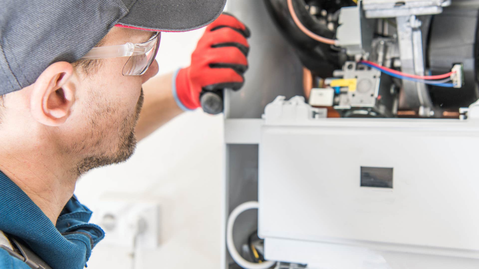 seriously high-paying jobs that no one thinks about medical equipment repairer