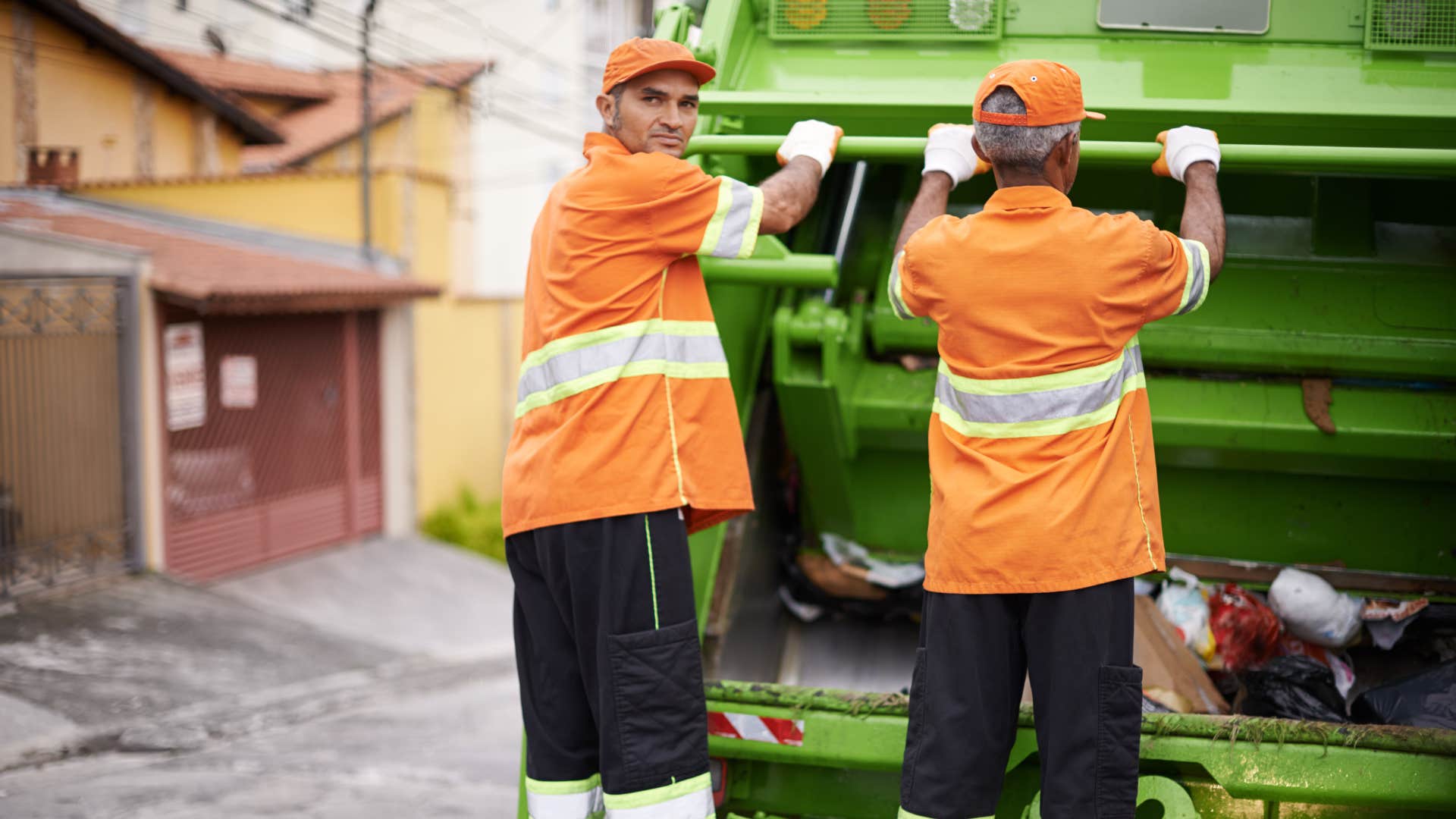 seriously high-paying jobs that no one wants to do anymore garbage worker