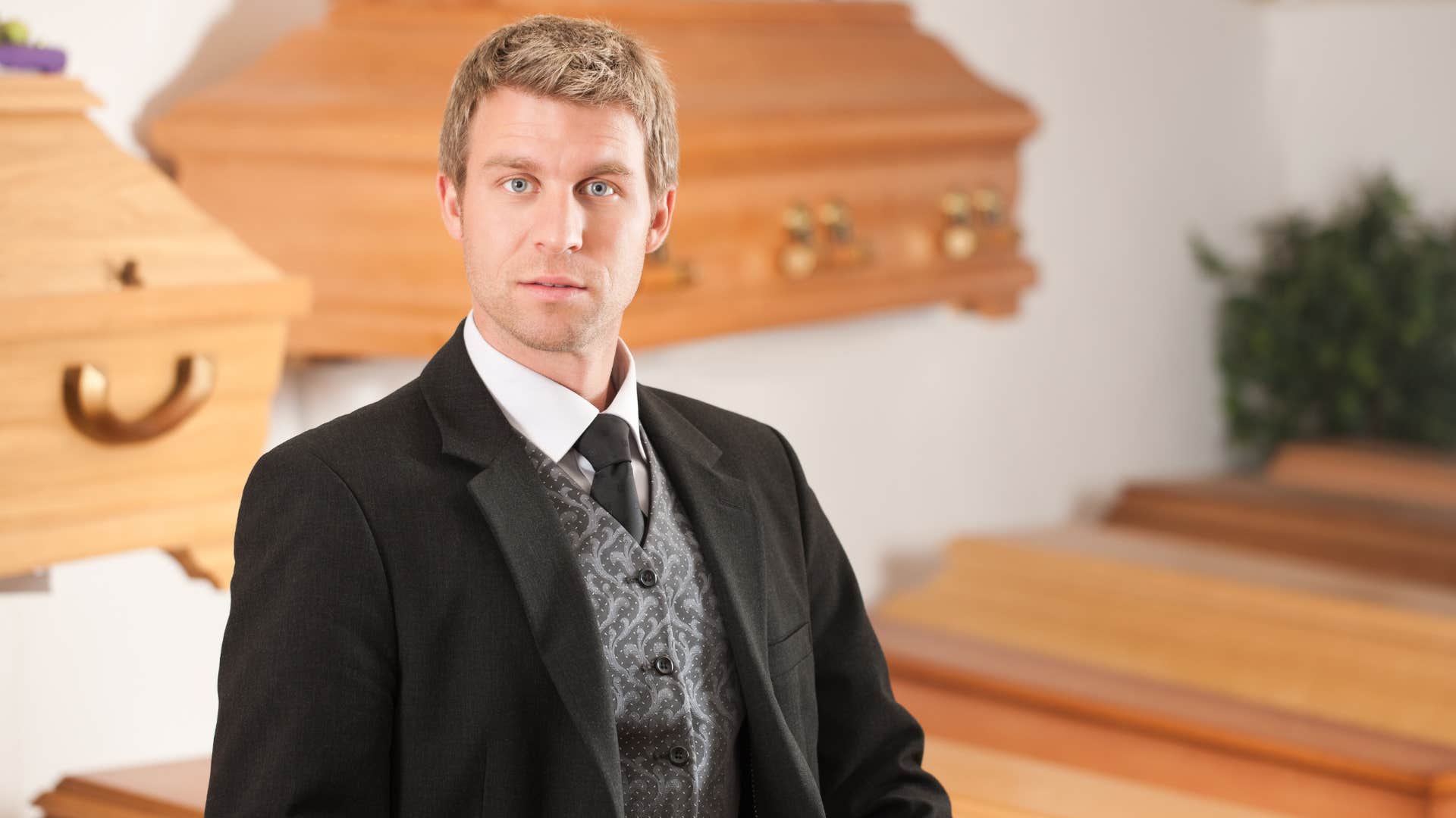 seriously high-paying jobs that no one wants to do anymore mortician