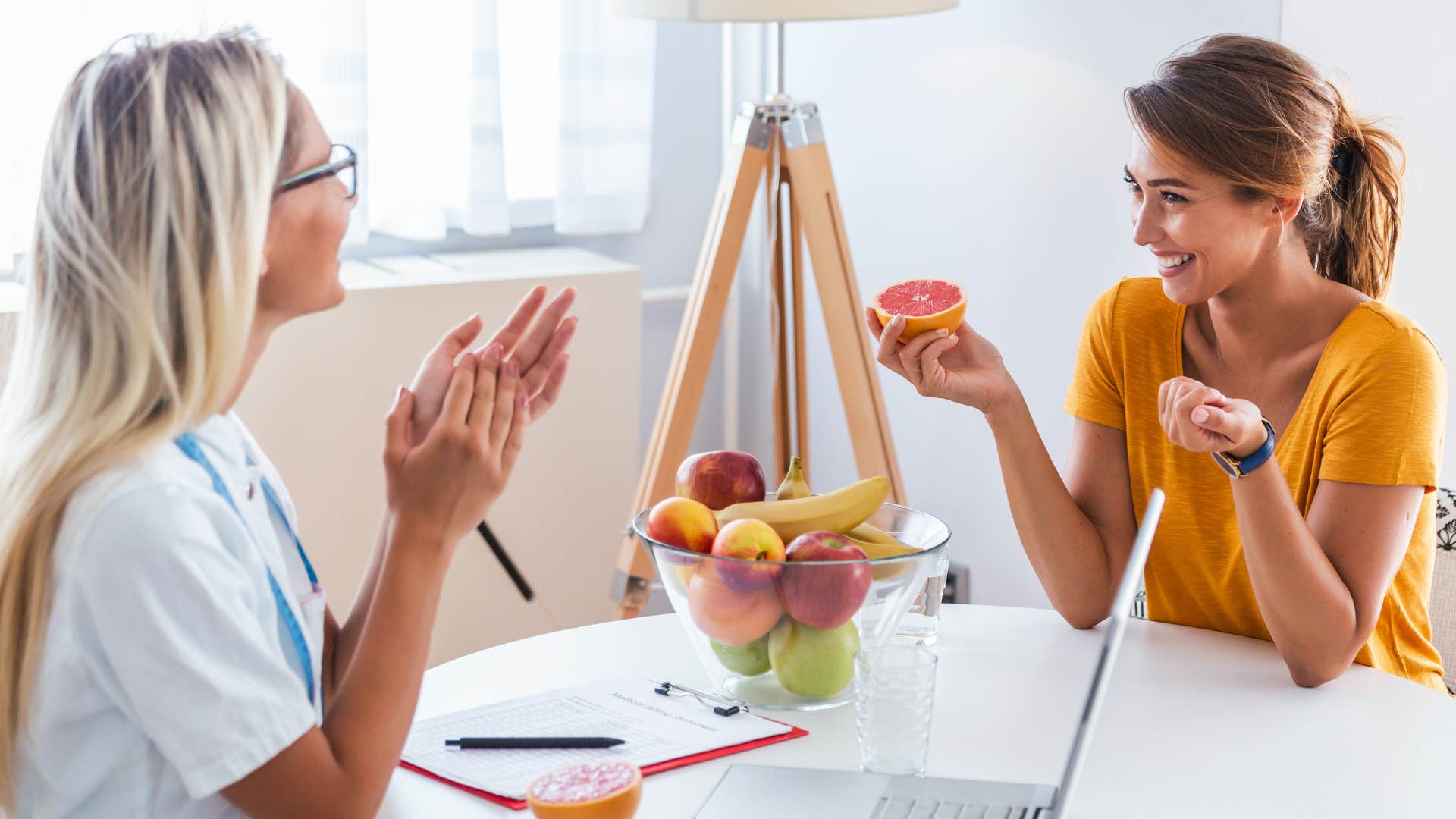dietician discussing nutrition with patient