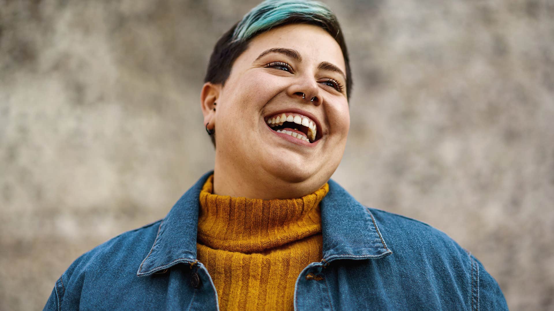 woman who inspires others without trying smiling outside