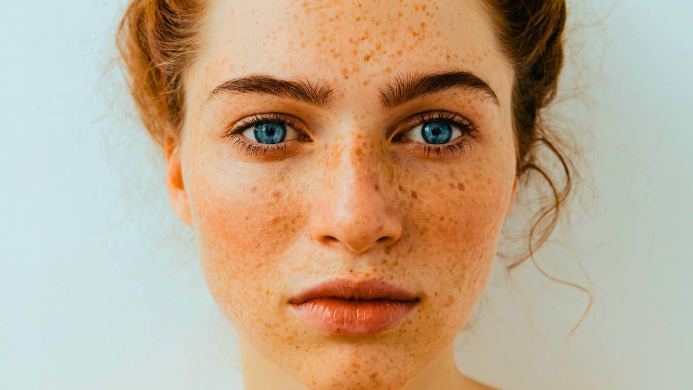Signs Of A Boring But Beautiful Woman Who Never Had To Develop A Personality To Get Attention