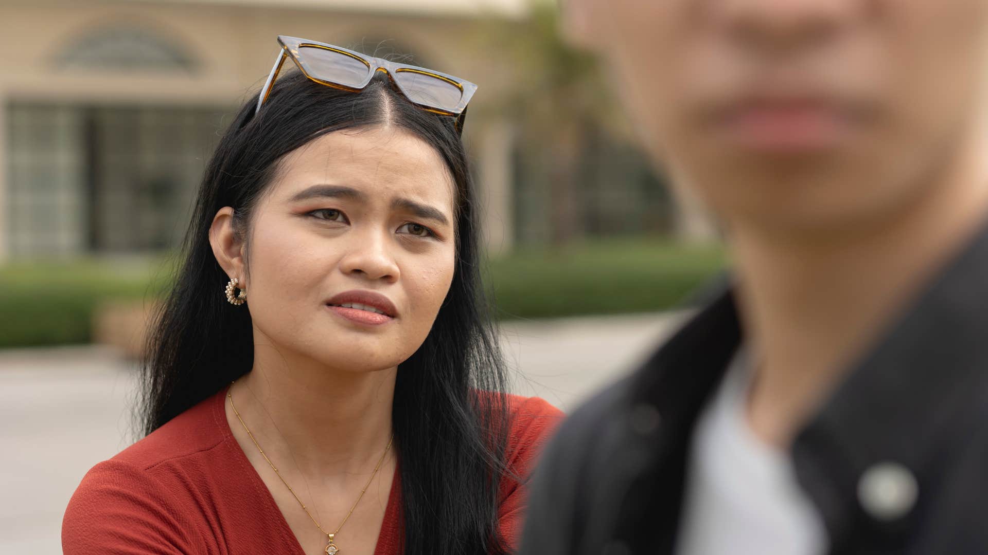 narcissistic woman trying to get attention from man