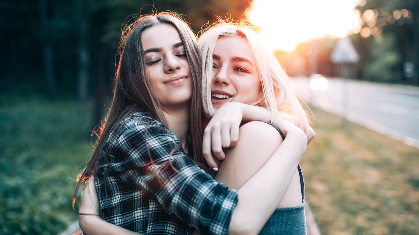  signs you're desperate for friends and trying too hard to be liked 