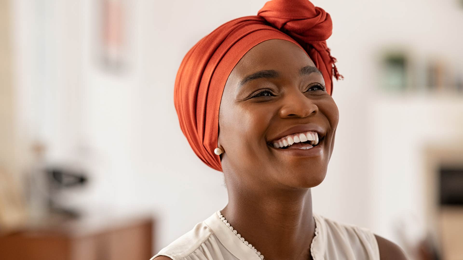 woman who is naturally sunny and laughs every day