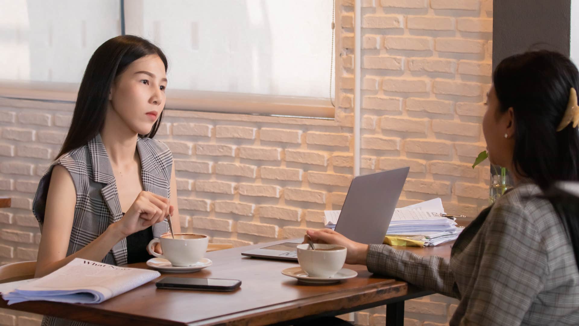 woman who is effectively complaining by keeping it current