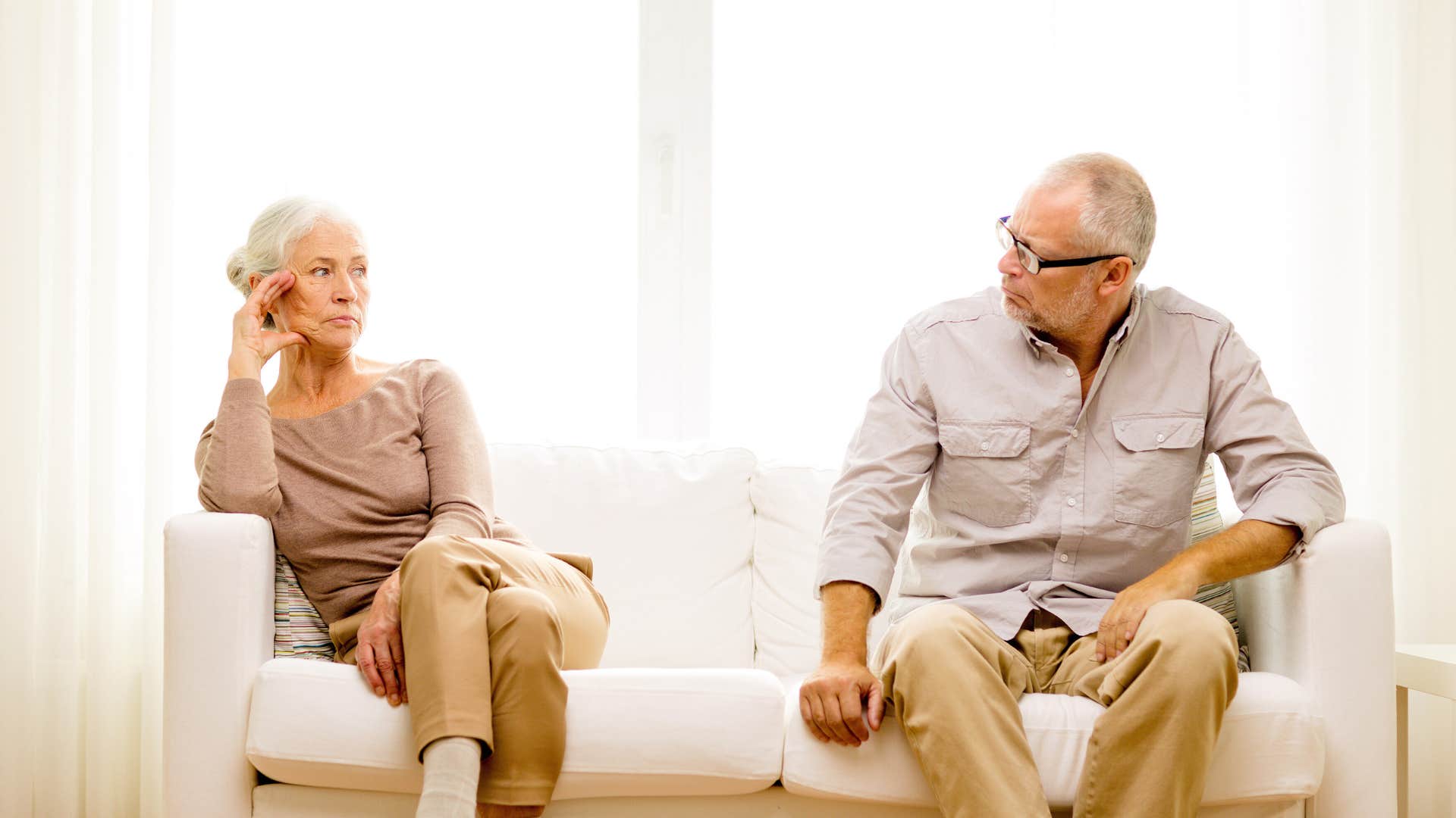 small signs a wife secretly regrets saying I do she tells her friends how unhappy she is