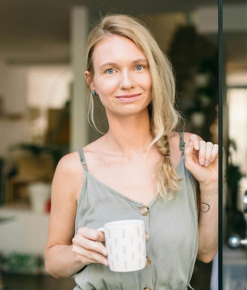 A stay-at-home-mom who thinks her husband should split all household chores