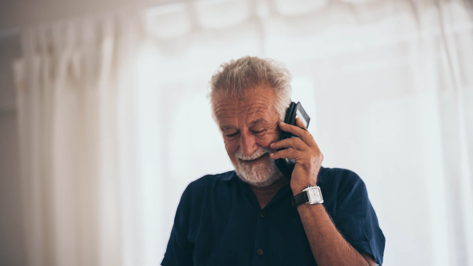 subtly sly excuses introverts use to get out of uncomfortable situations, 'It was great catching up with you!'