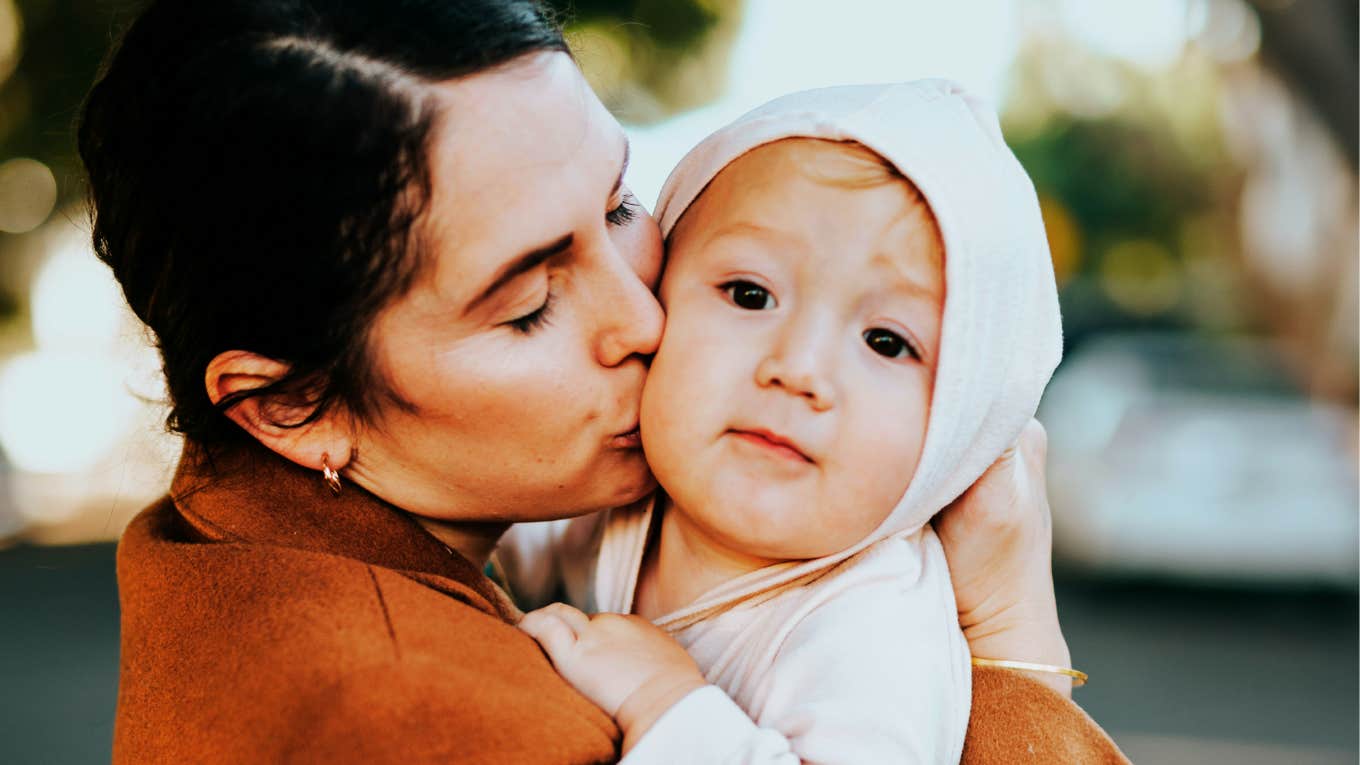 sweet things a child only does when they feel safe & happy with you Child that feels safe and happy with parent.
