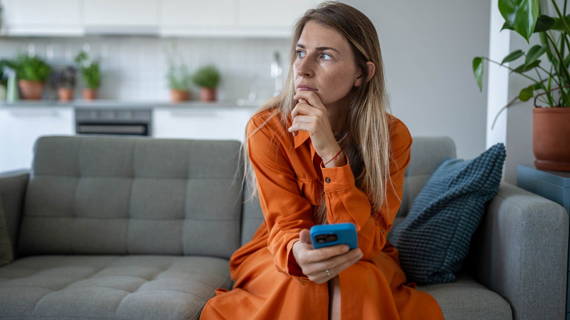woman with flexibility during crisis on her phone