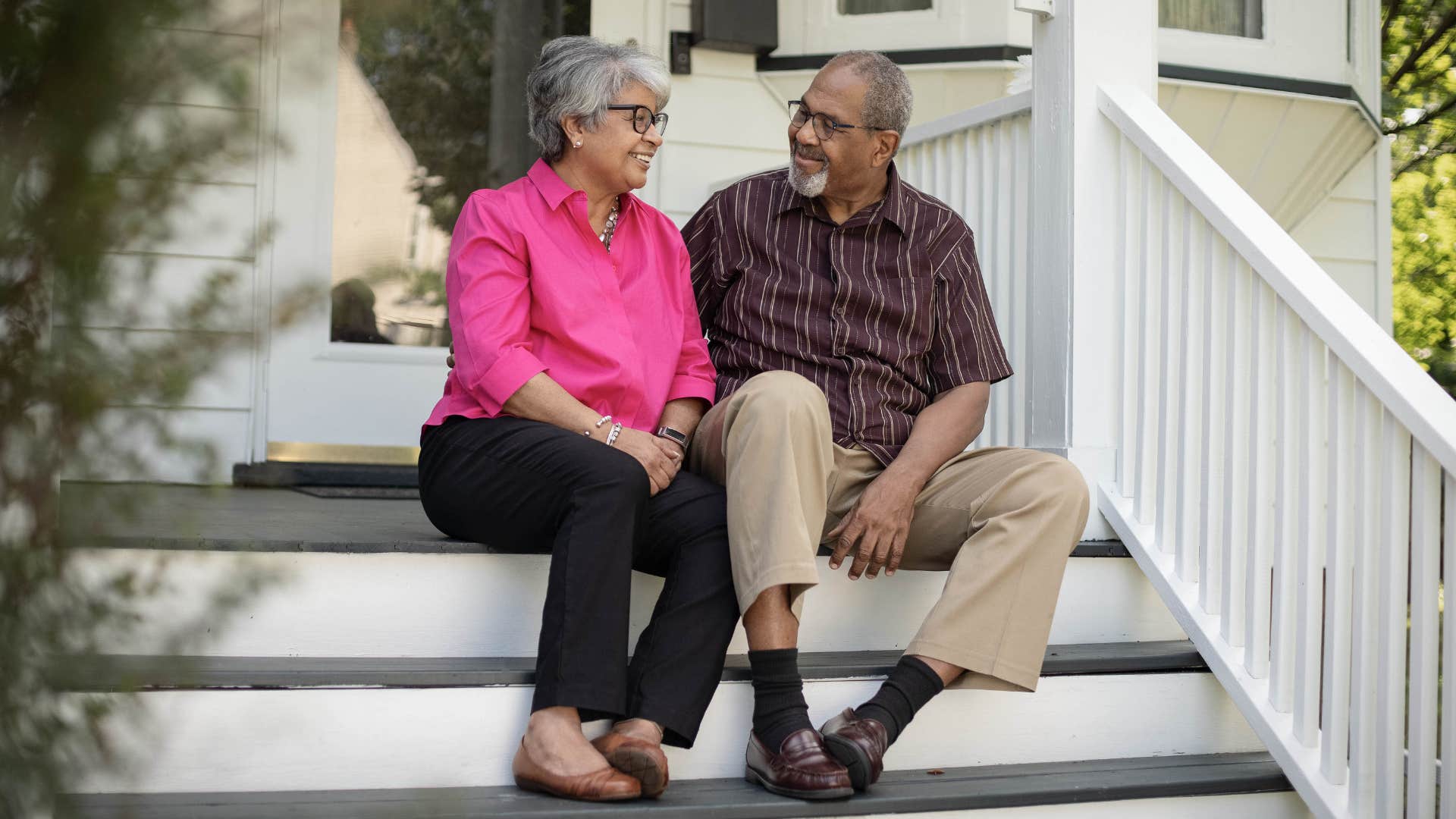 things couples with real emotional intimacy do without thinking about it listen with full attention