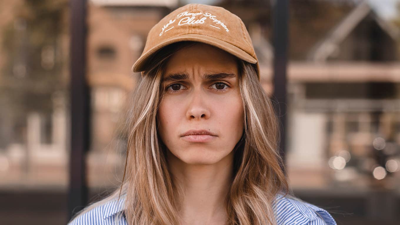 Things That Instantly Annoy Extroverts But Introverts Love extroverted woman annoyed by introverted things