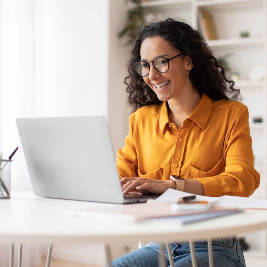 extroverted woman with friend requests on social media