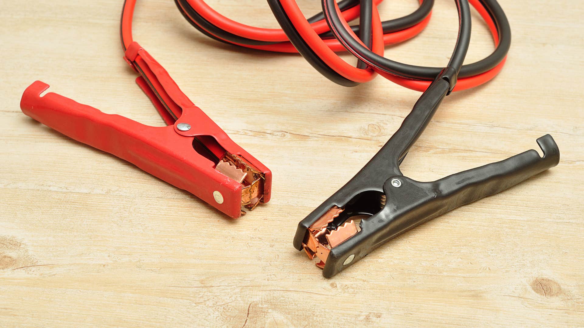 things people who are truly prepared for any situation always keep in their car jumper cables