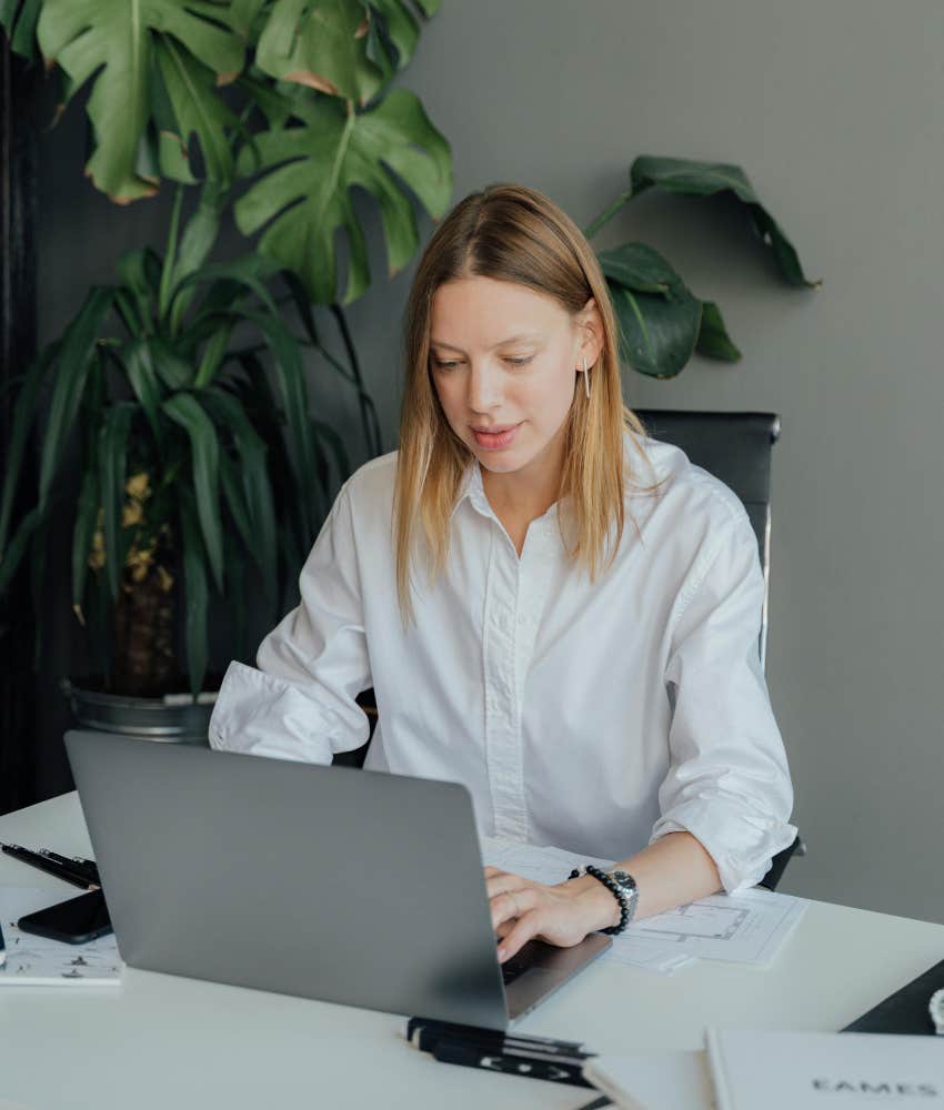 Things Smart Employees Do That Scare Bad Bosses Put Workplace Complaints In Writing