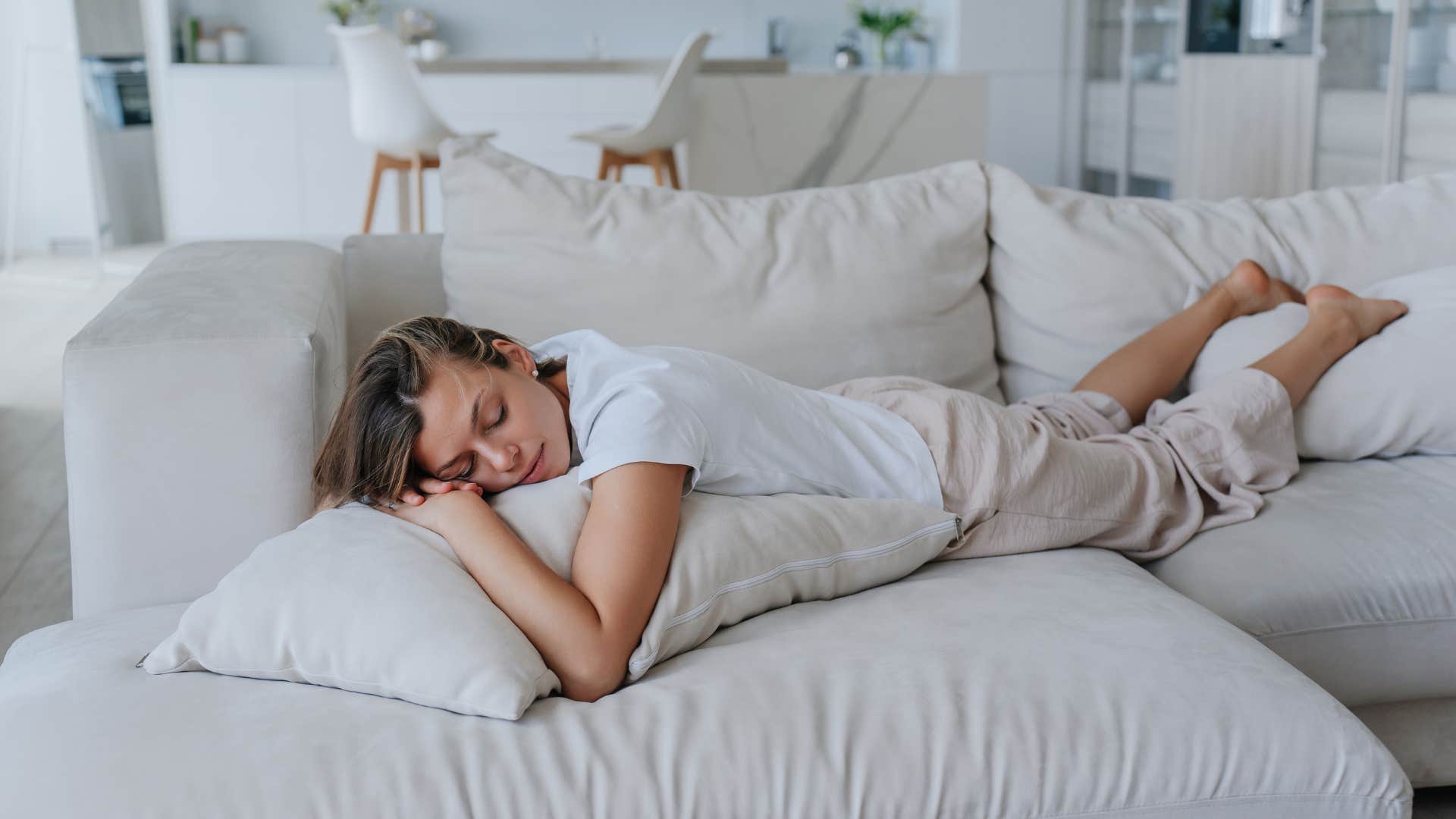 Things You Can Tell About Someone By Looking At Their Living Room Big Comfy Couch