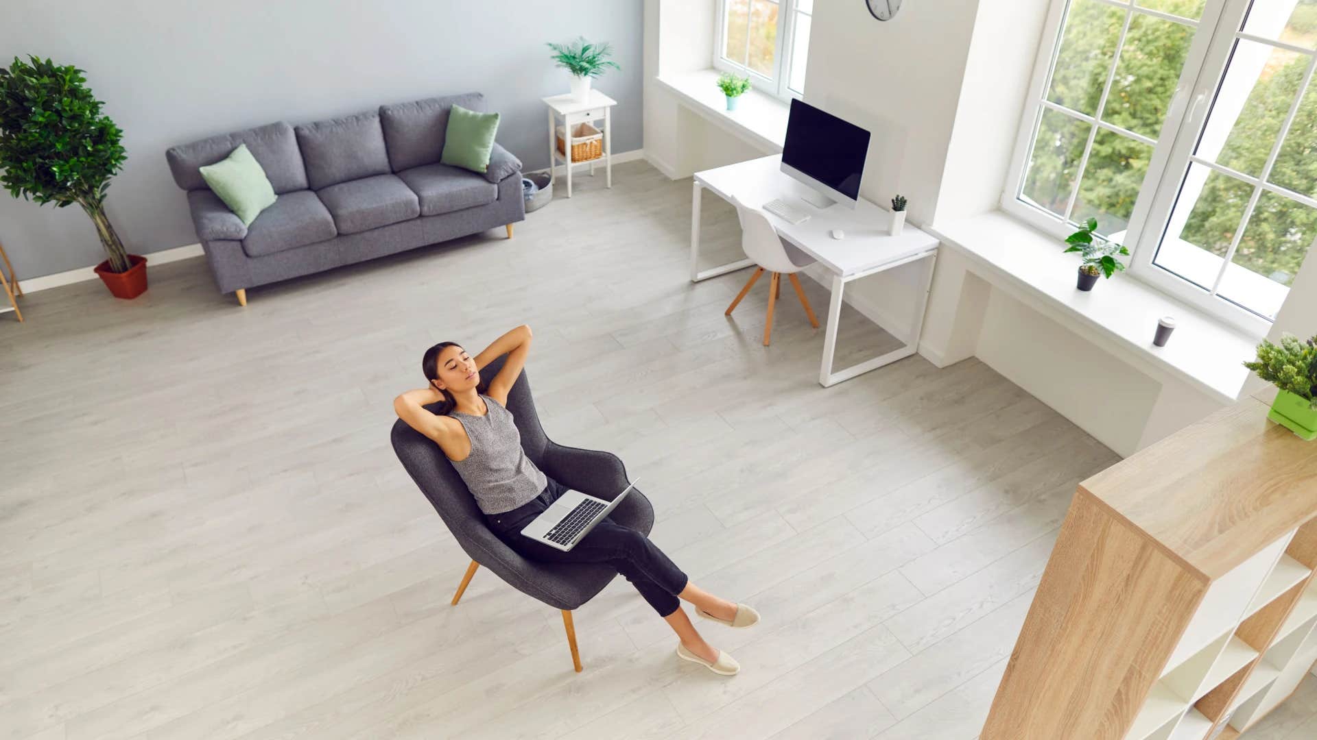Things You Can Tell About Someone By Looking At Their Living Room Sparse Decor