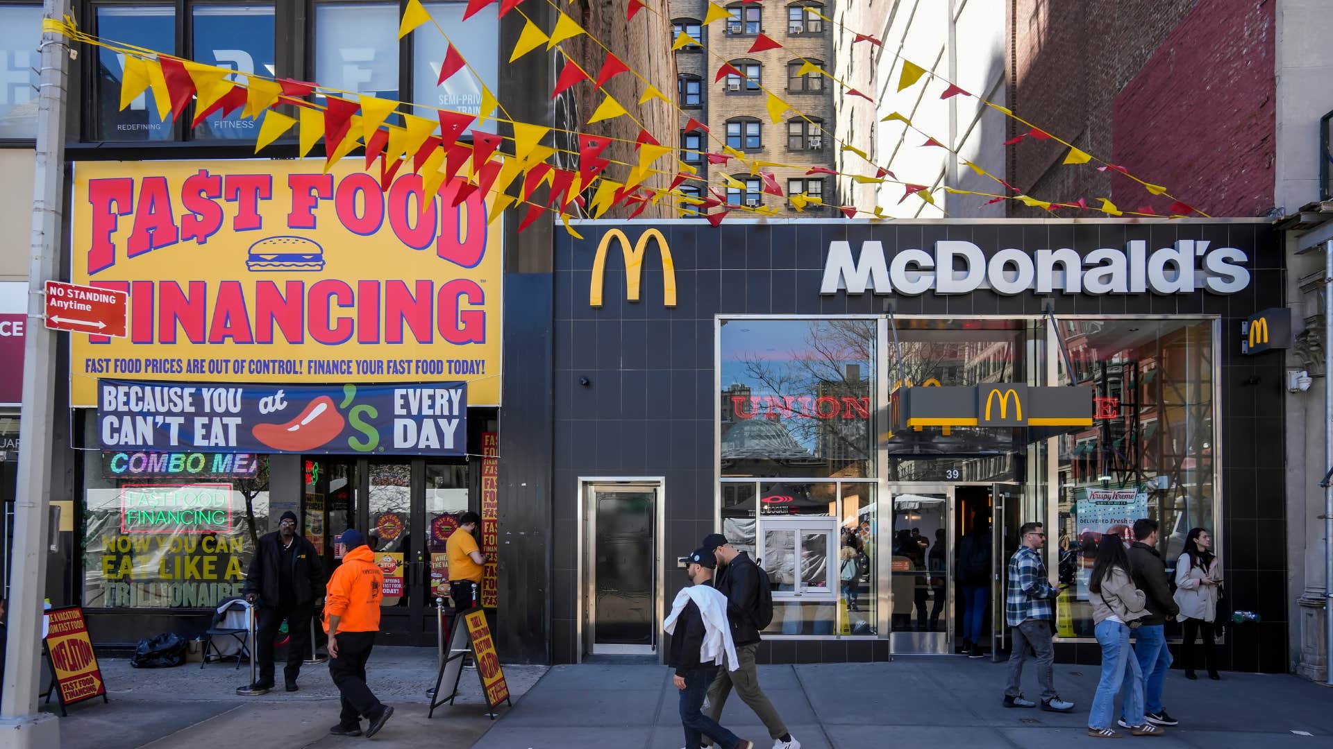  things that were affordable a year ago that normal people can’t afford anymore dining out