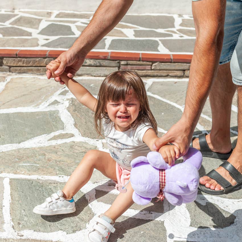 good parents not saying yes to child screaming