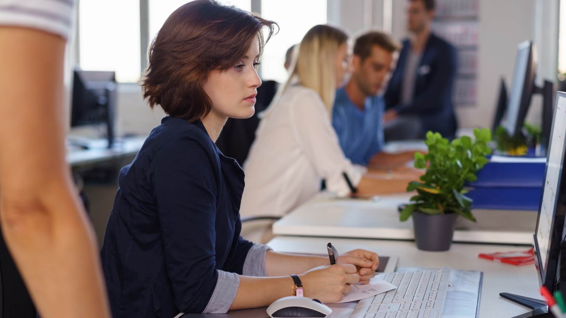 introverted woman disliking open office plan