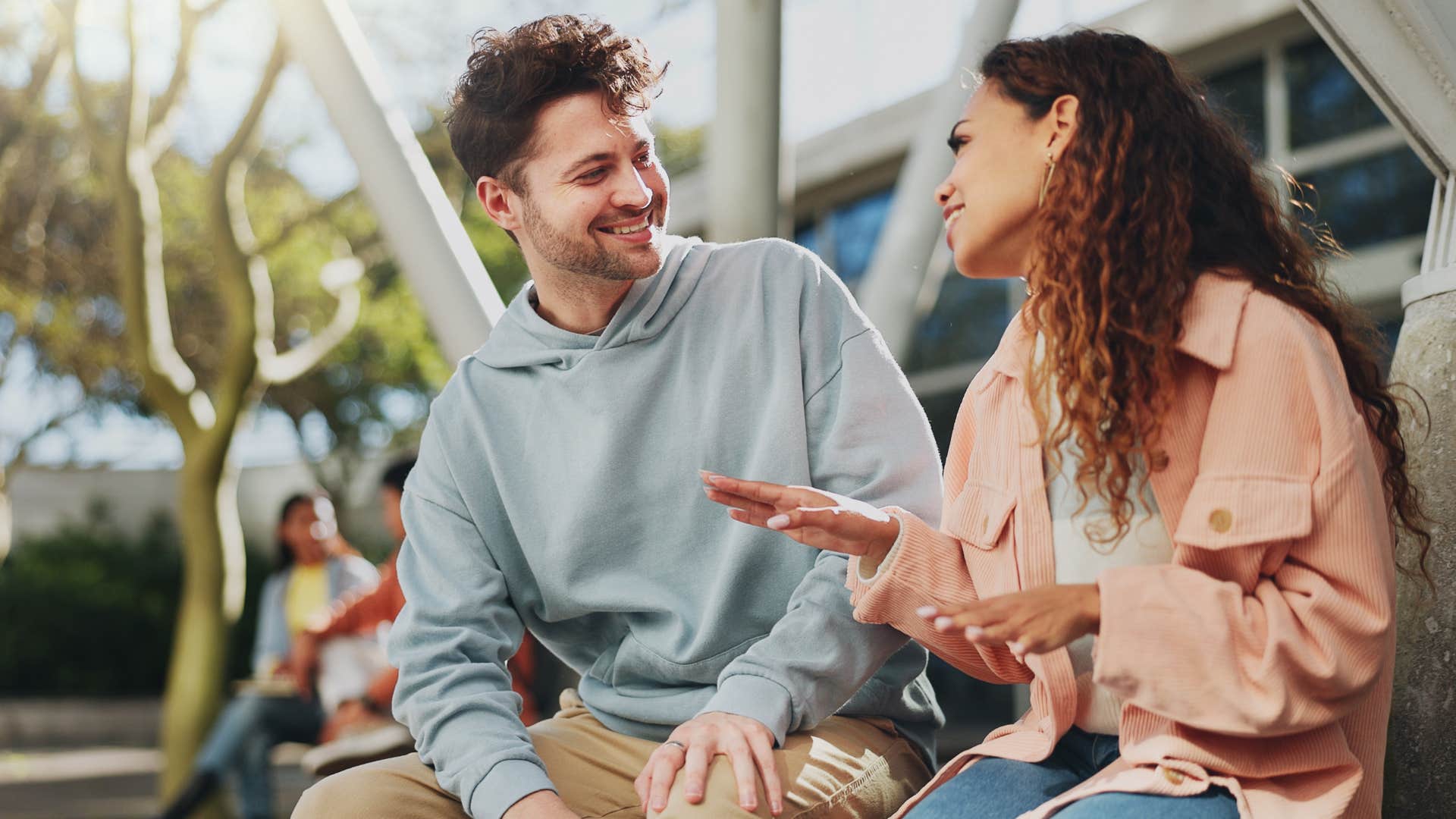 woman who wants to be instantly admired with the power move of slow reveal